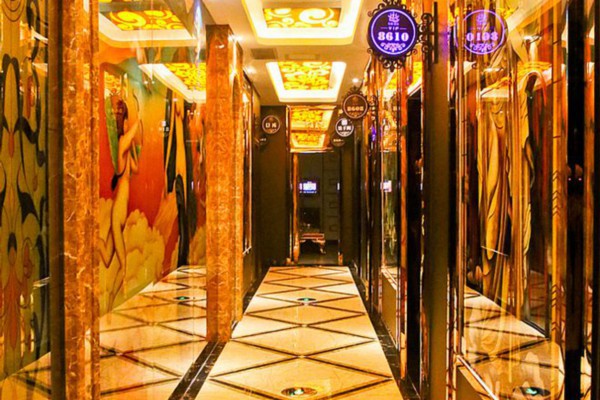 山城按摩男，舒展身心，养生秘诀尽在其中